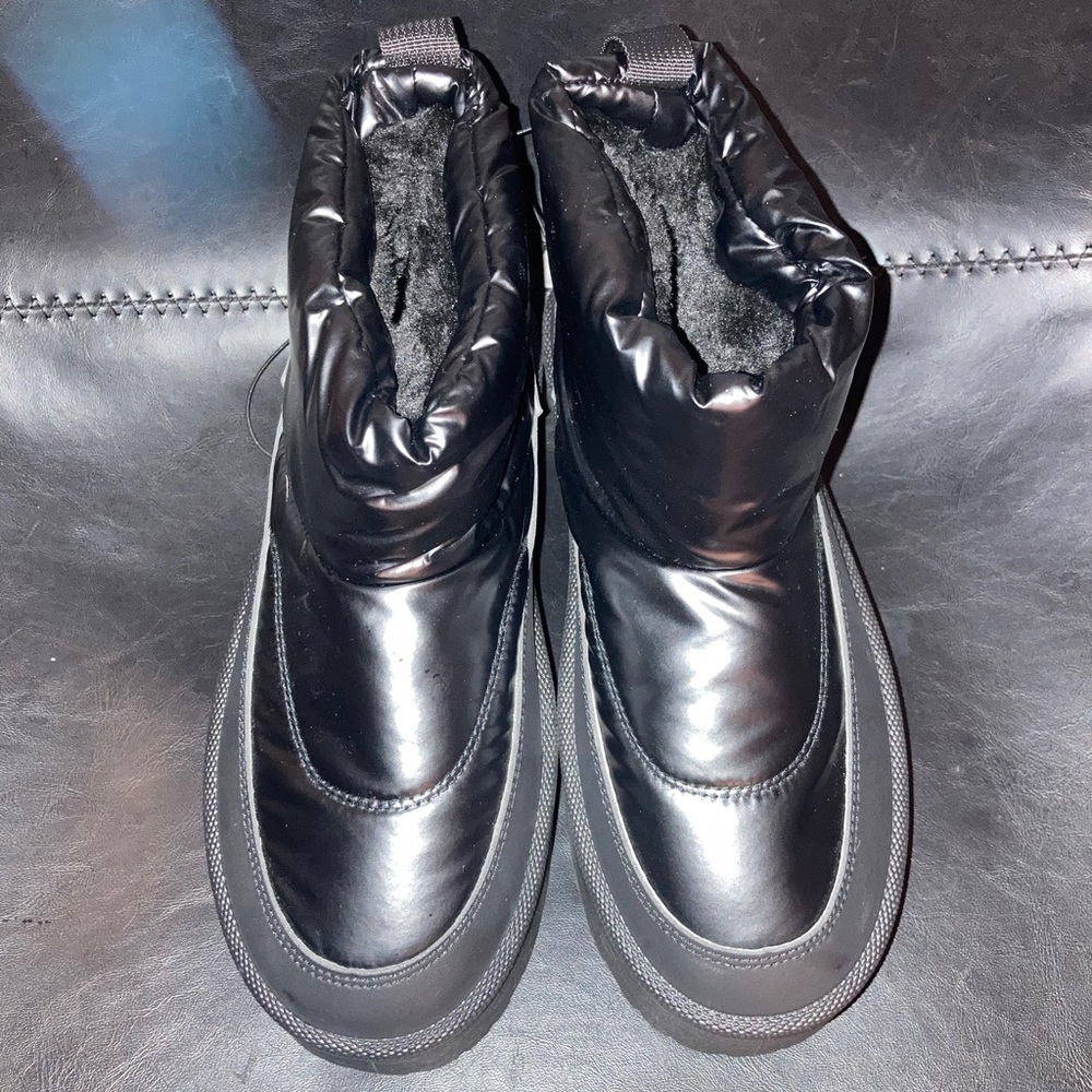 Winter Boots - Picture 2 of 9